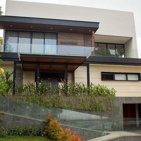 Villa Dago Pakar Bandung Buitenkant foto