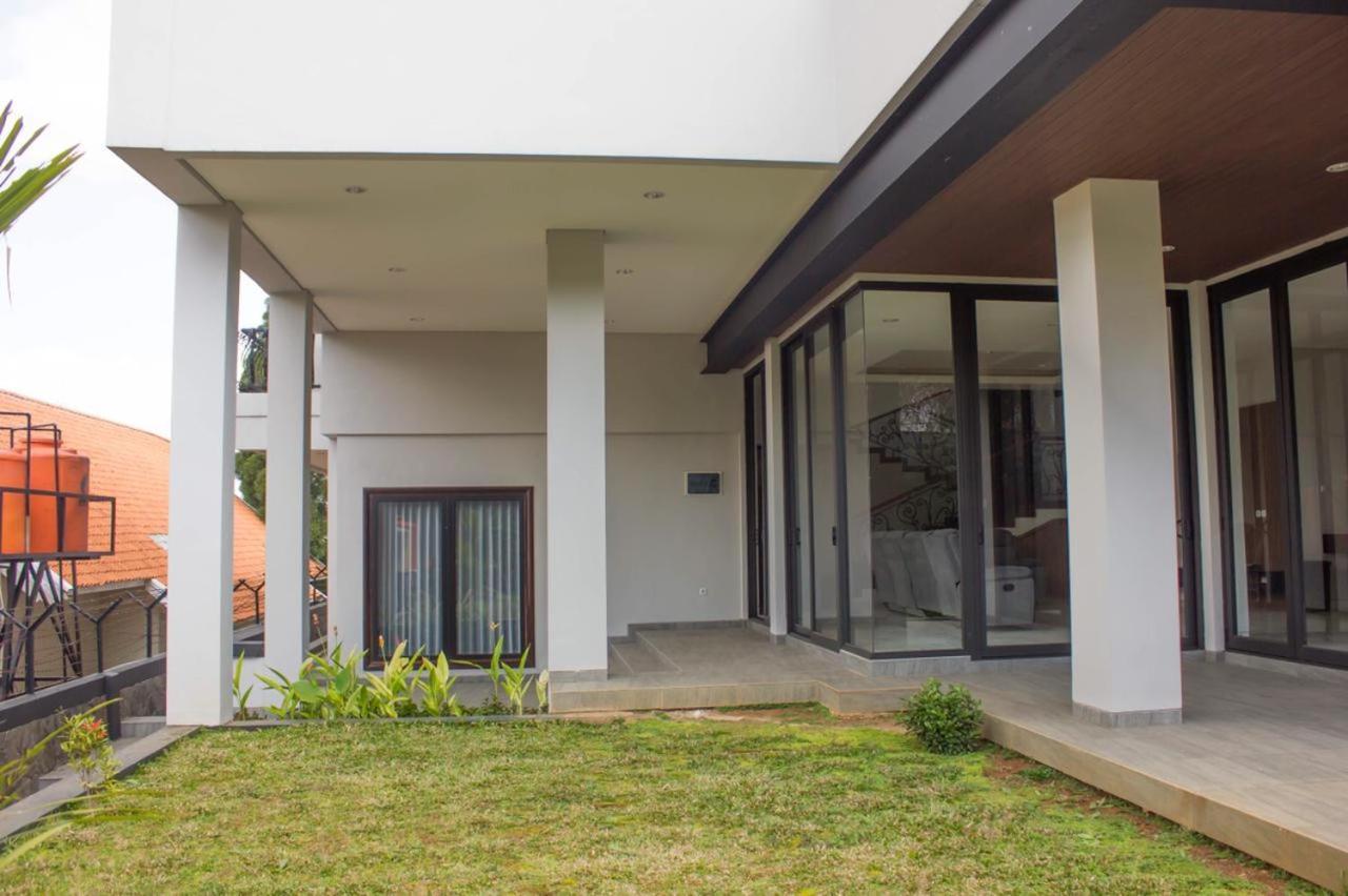 Villa Dago Pakar Bandung Buitenkant foto