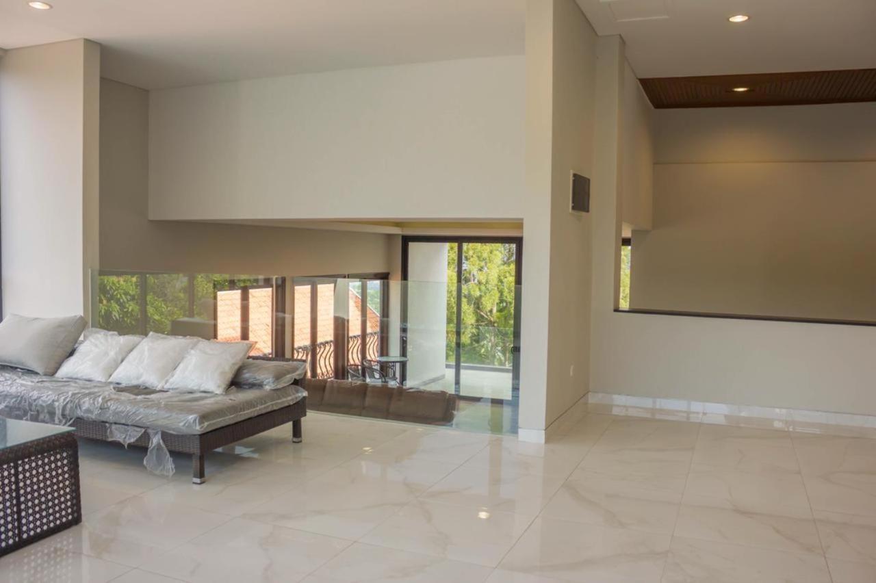 Villa Dago Pakar Bandung Buitenkant foto